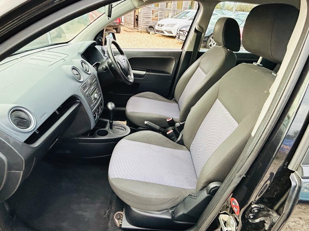 Ford Fusion 1.4 Zetec Climate 78 Bhp Red #11