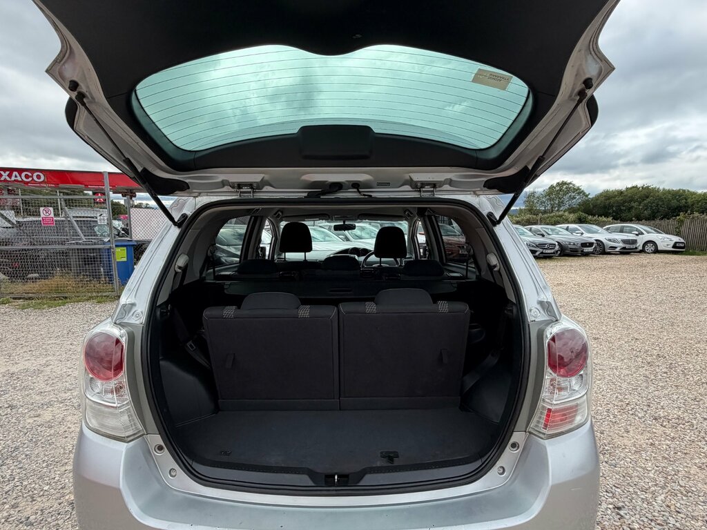 Toyota Verso Icon White #14