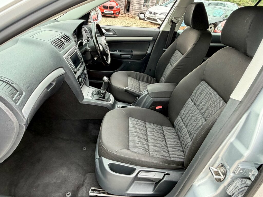 Skoda Octavia Octavia Elegance Tsi Silver #13