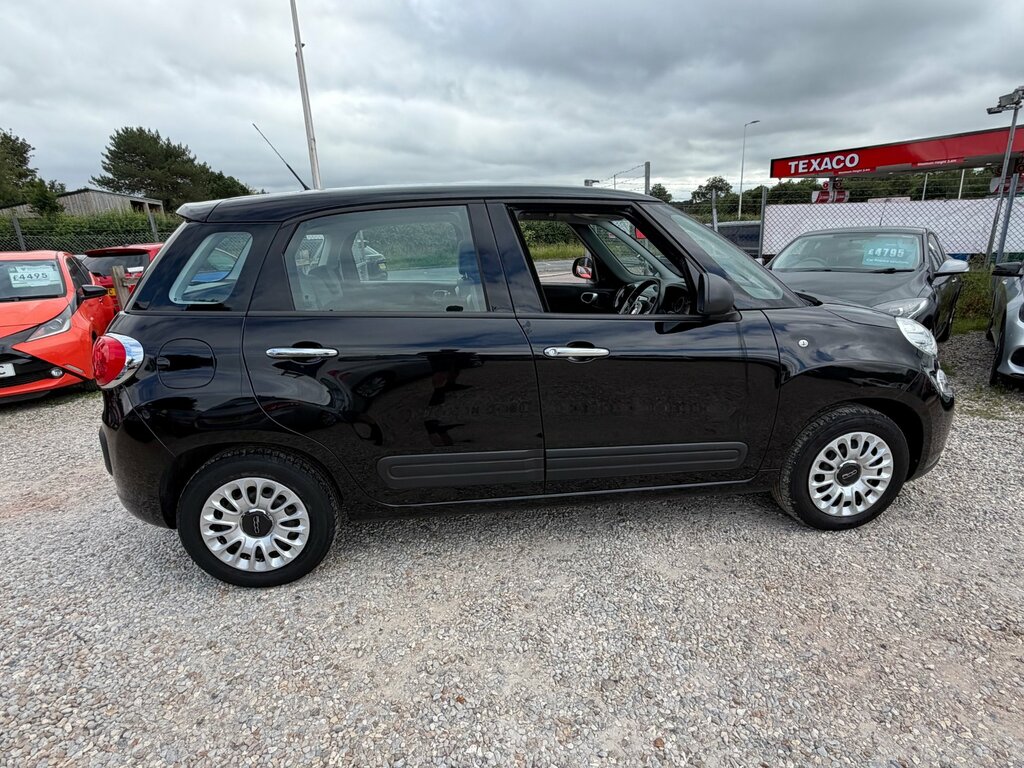 Fiat 500L Red #10