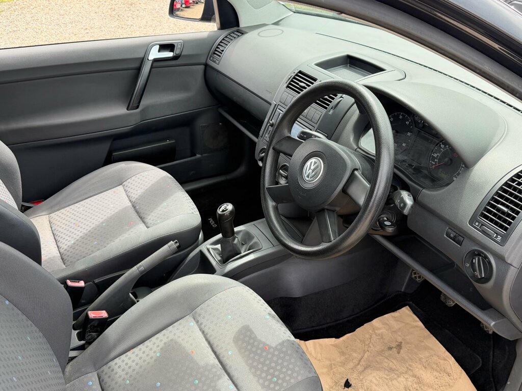 Volkswagen Polo 1.2 Twist Hatchback 144 Gkm, 6 Black #3