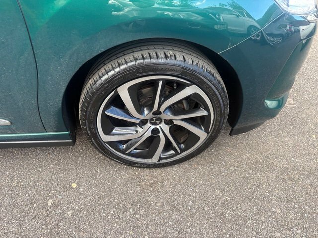DS DS 3 2018 1.2 Puretech Connected Chic Hatchback Pet Green #5