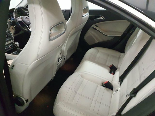 Mercedes-Benz CLA Class 2.1 Cla220 Cdi Amg Red #7