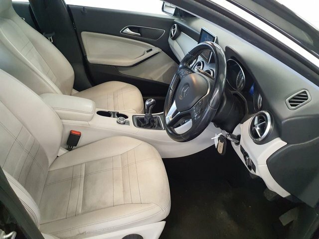Mercedes-Benz CLA Class 2.1 Cla220 Cdi Amg Red #11