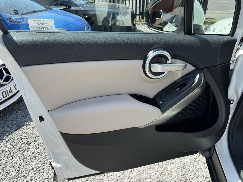 Fiat 500X Hatchback Pop Black #32