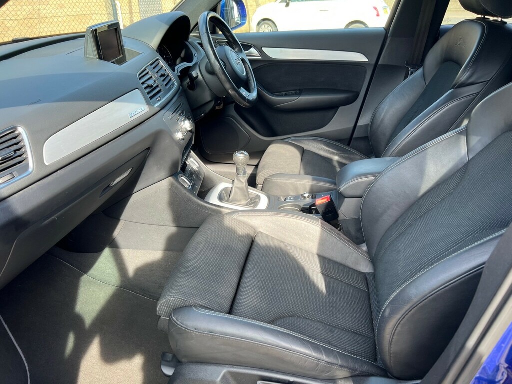 Audi Q3  Black #10
