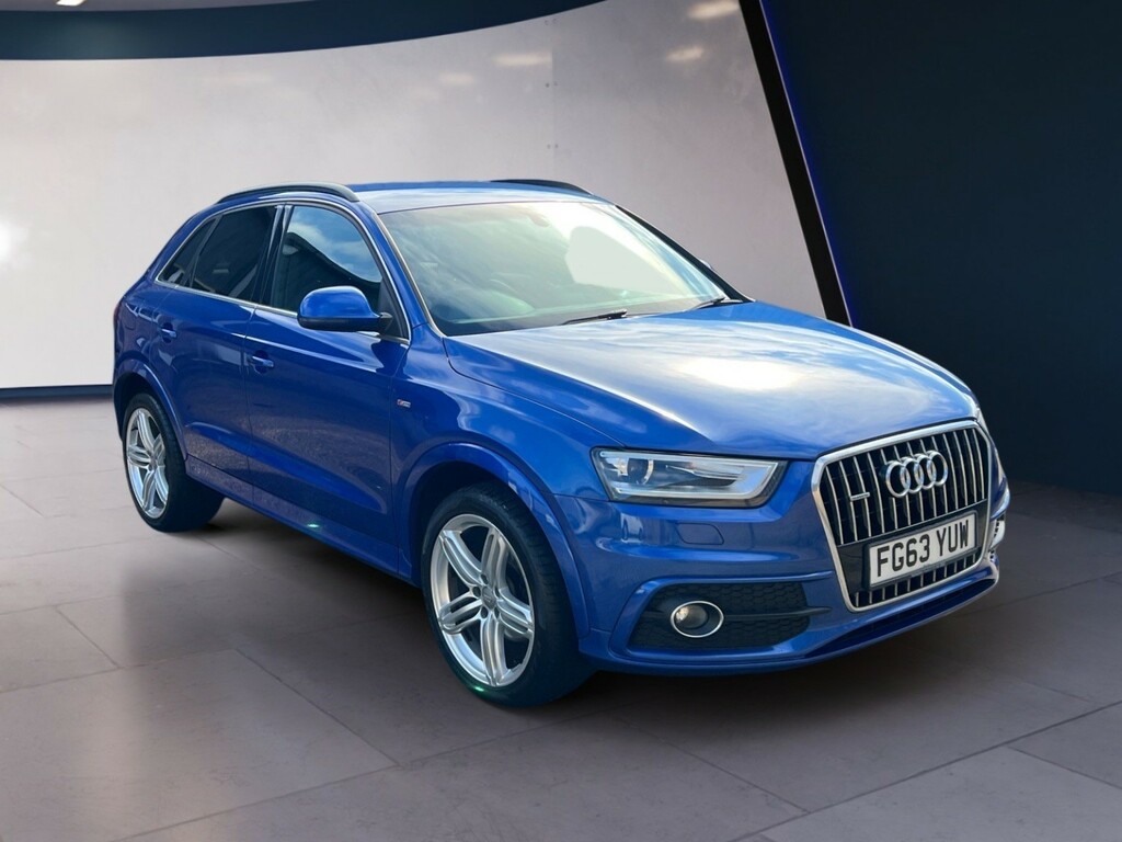 Audi Q3  Black #1
