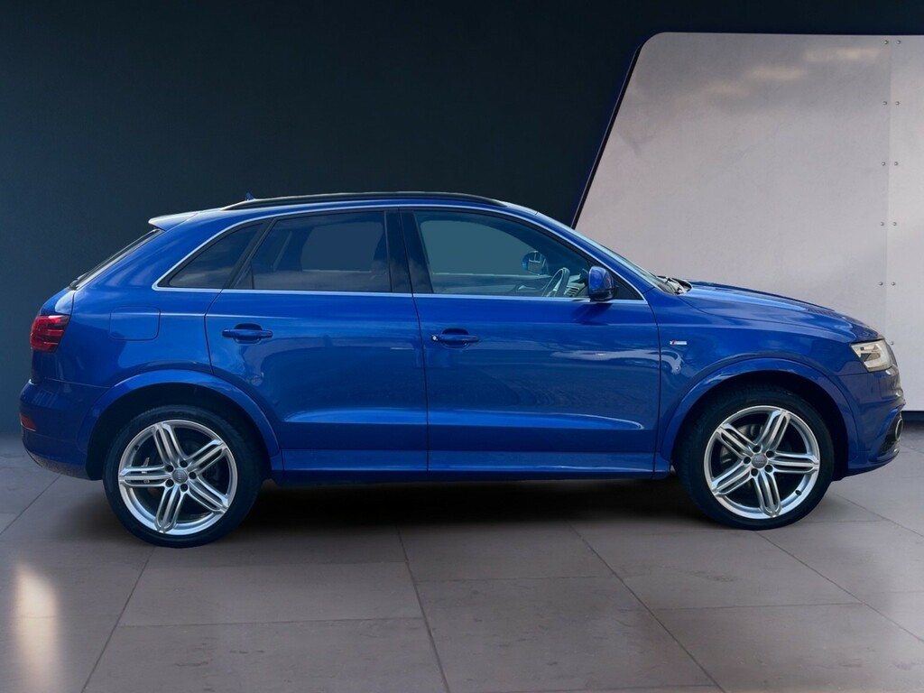 Audi Q3  Black #4