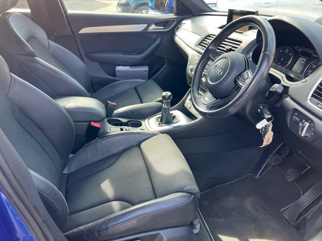 Audi Q3  Black #9