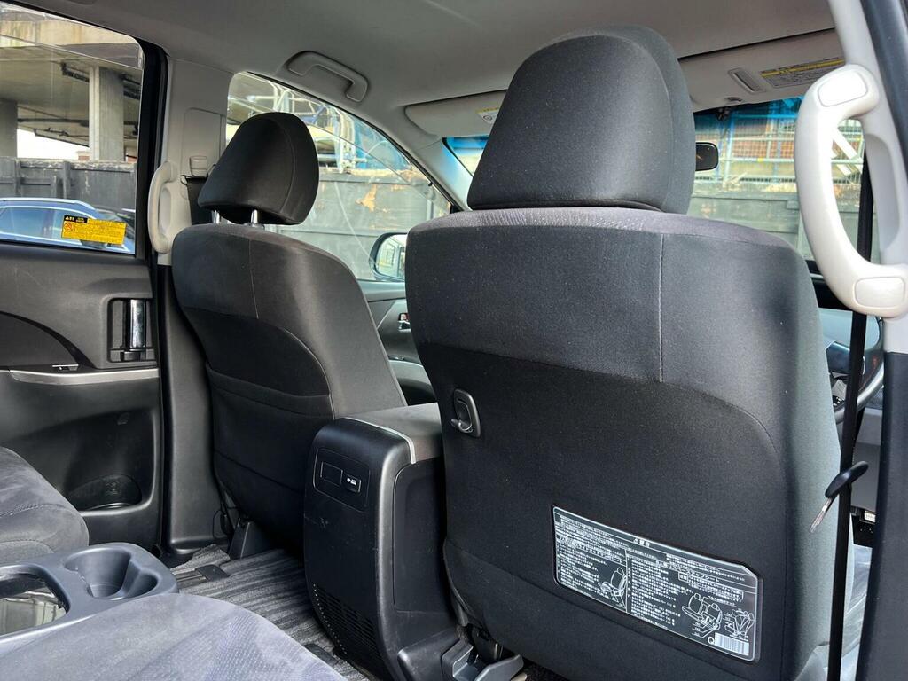 Toyota Estima Mpv Black #28