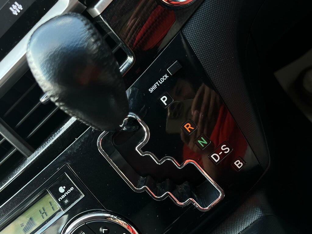Toyota Estima Mpv Black #18