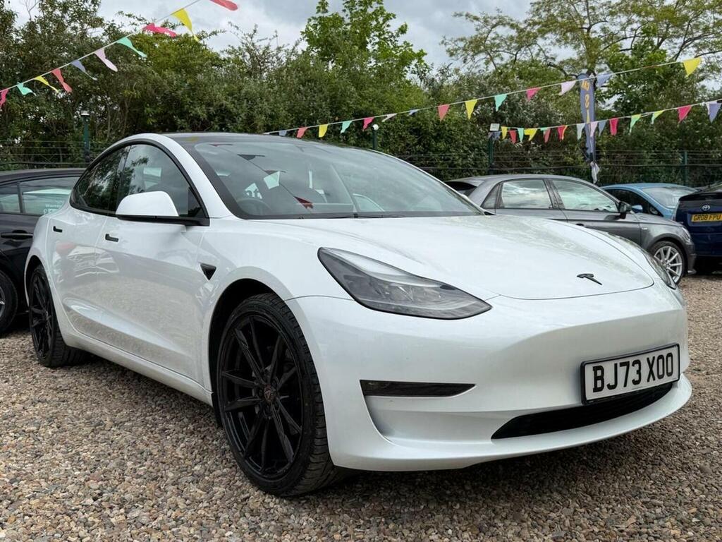 Tesla Model 3 Saloon White