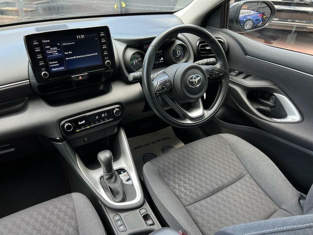 Toyota Yaris 1.5 Hybrid Excel Cvt  #68