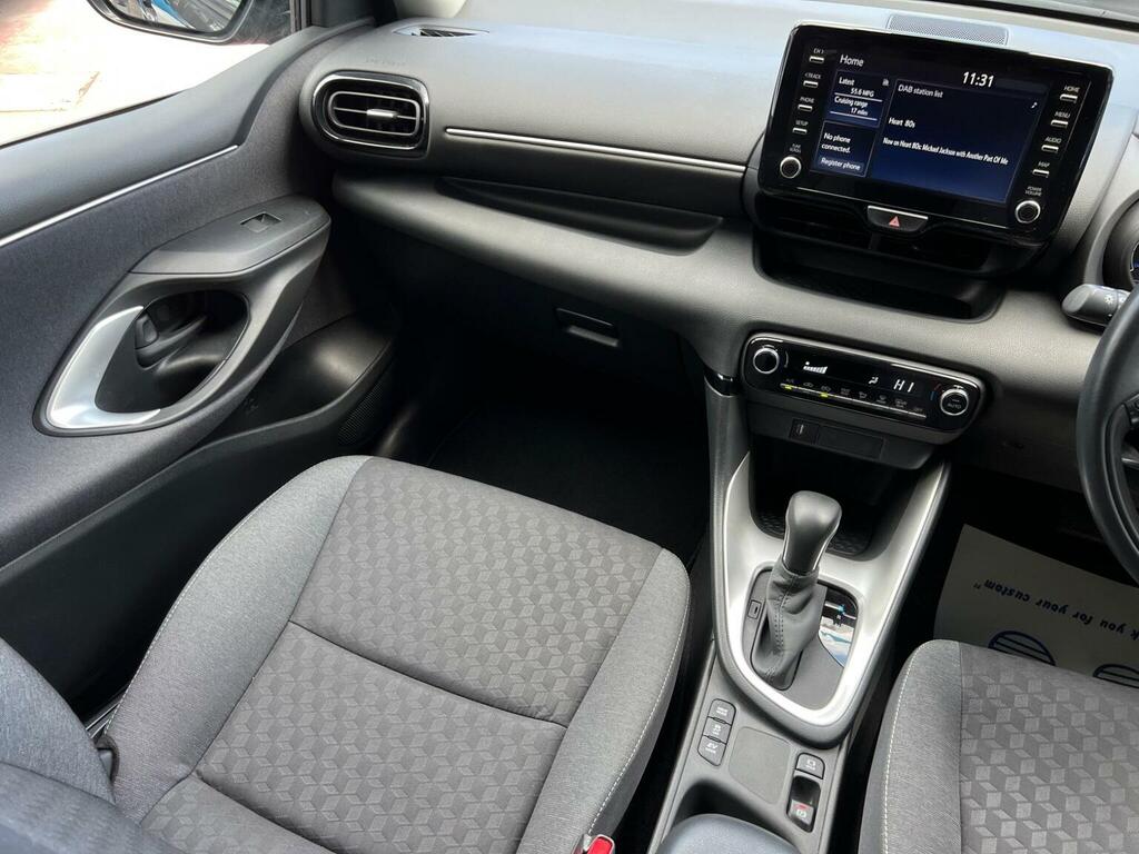 Toyota Yaris 1.5 Hybrid Excel Cvt  #67