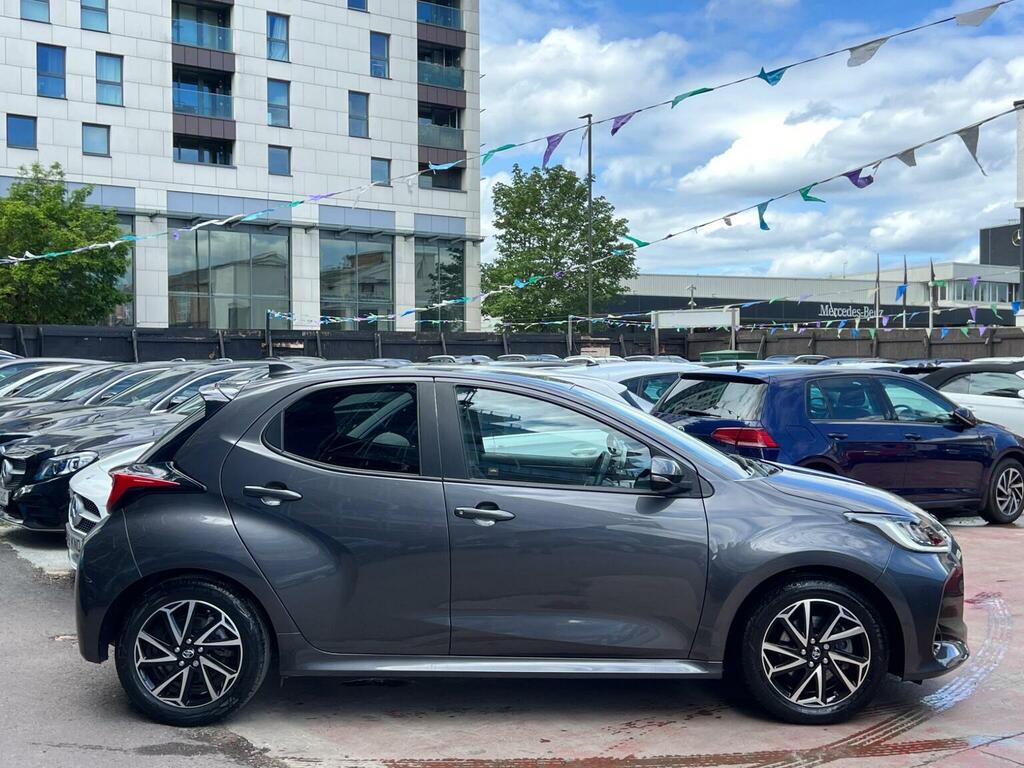 Toyota Yaris 1.5 Hybrid Excel Cvt  #63