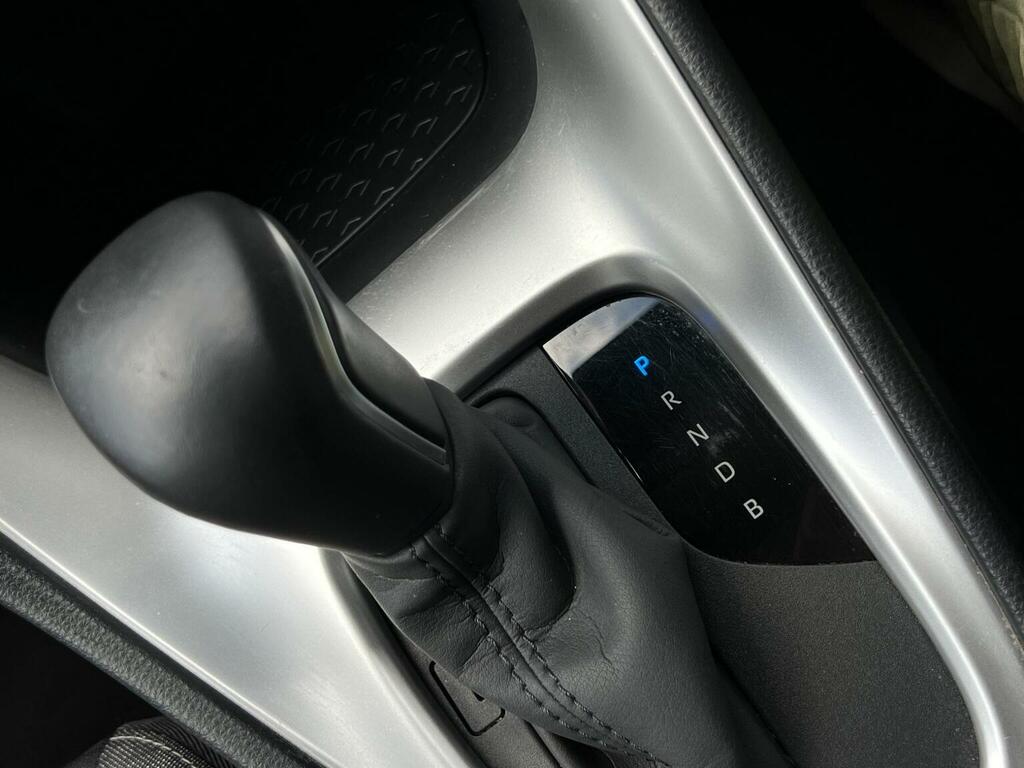 Toyota Yaris 1.5 Hybrid Excel Cvt  #30