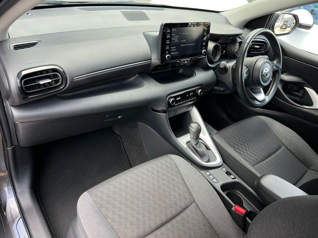 Toyota Yaris 1.5 Hybrid Excel Cvt  #66