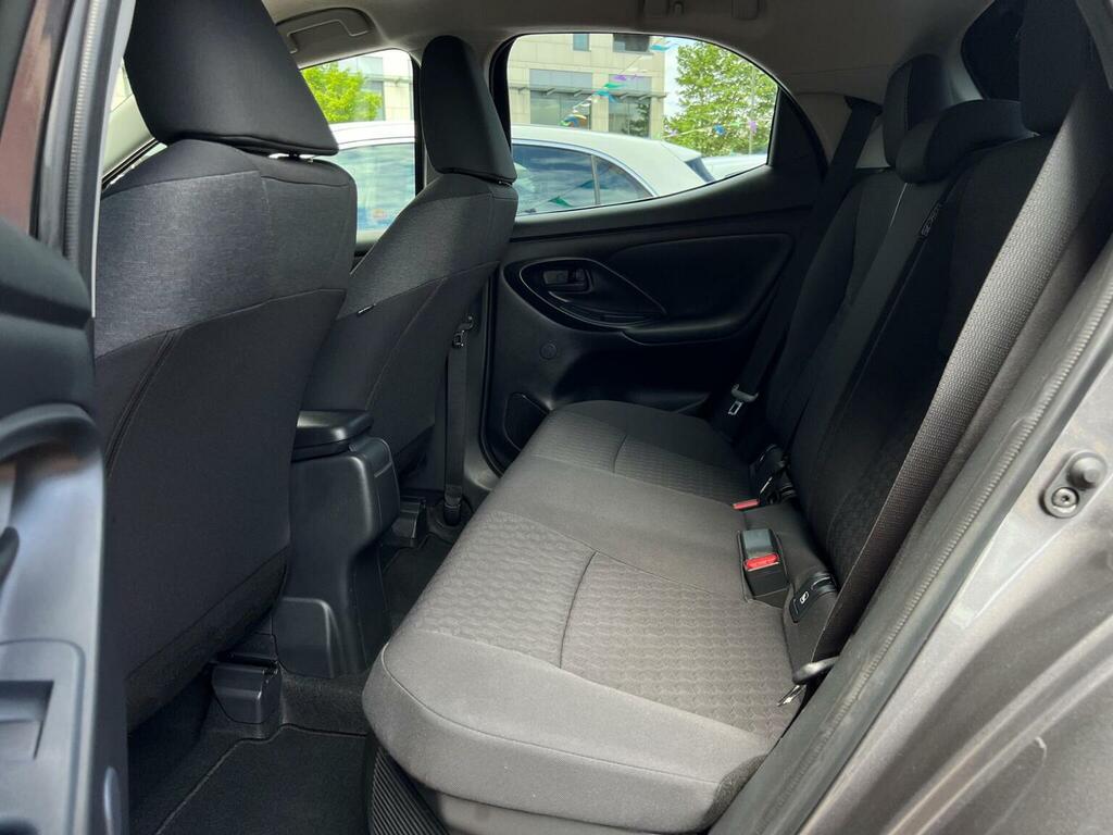 Toyota Yaris 1.5 Hybrid Excel Cvt  #20