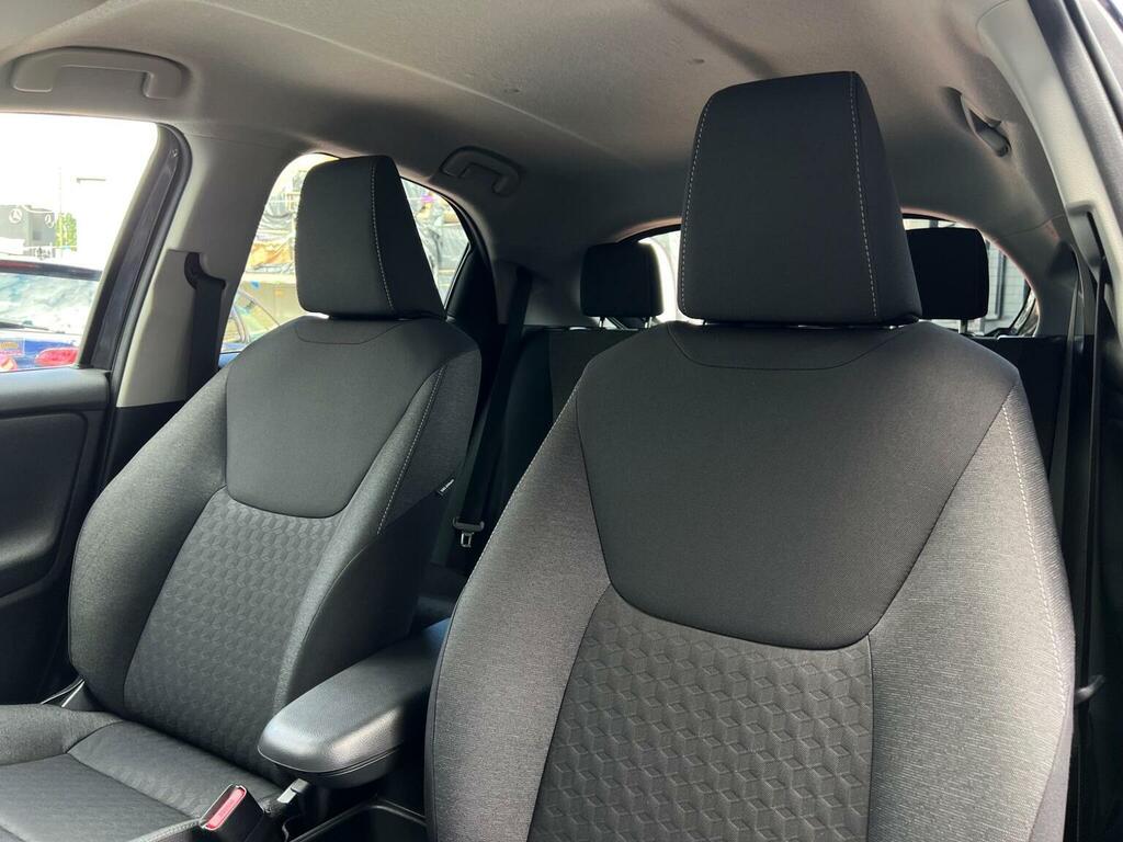 Toyota Yaris 1.5 Hybrid Excel Cvt  #104