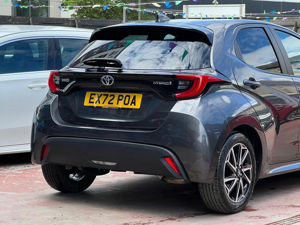 Toyota Yaris 1.5 Hybrid Excel Cvt  #11