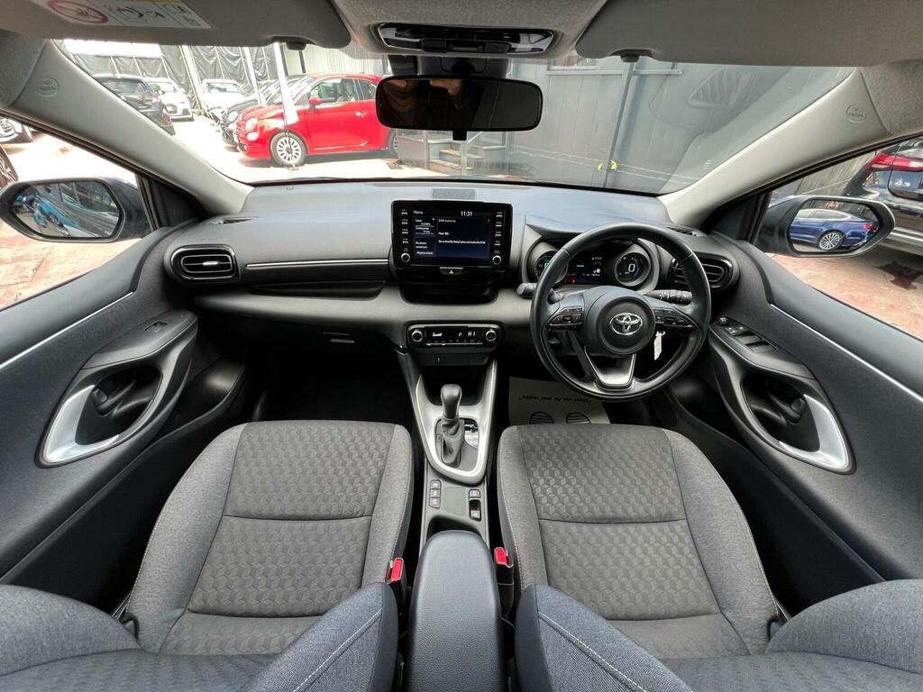 Toyota Yaris 1.5 Hybrid Excel Cvt  #69