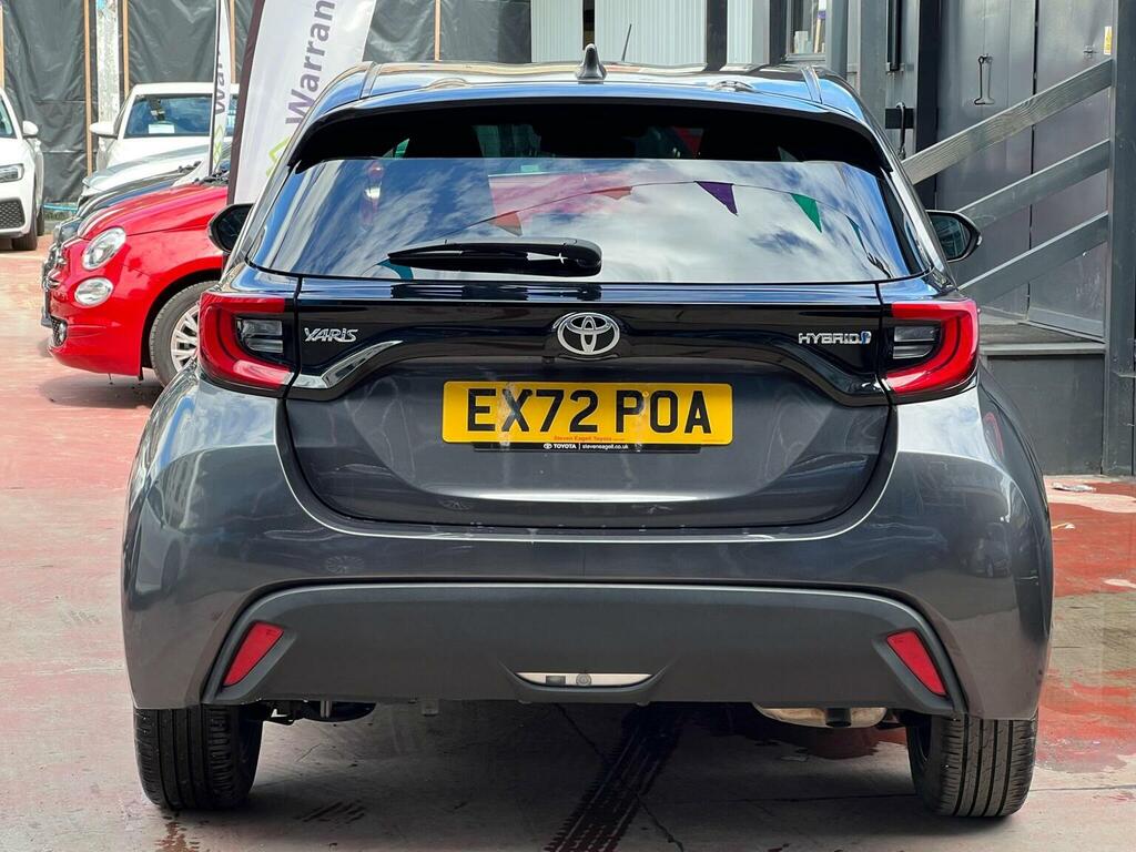 Toyota Yaris 1.5 Hybrid Excel Cvt  #62