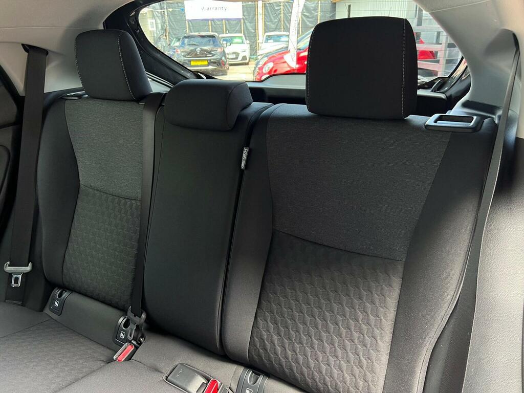 Toyota Yaris 1.5 Hybrid Excel Cvt  #74