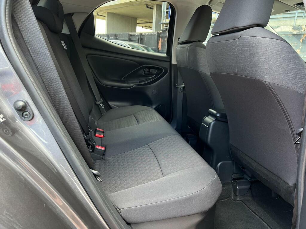 Toyota Yaris 1.5 Hybrid Excel Cvt  #76