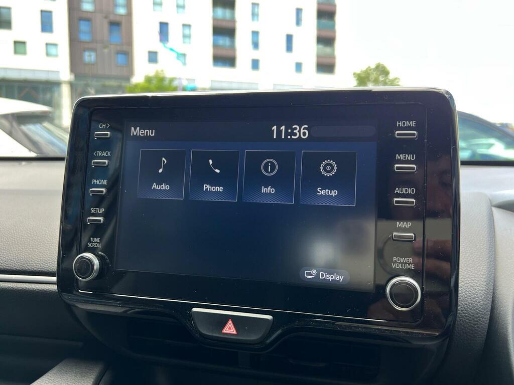Toyota Yaris 1.5 Hybrid Excel Cvt  #38