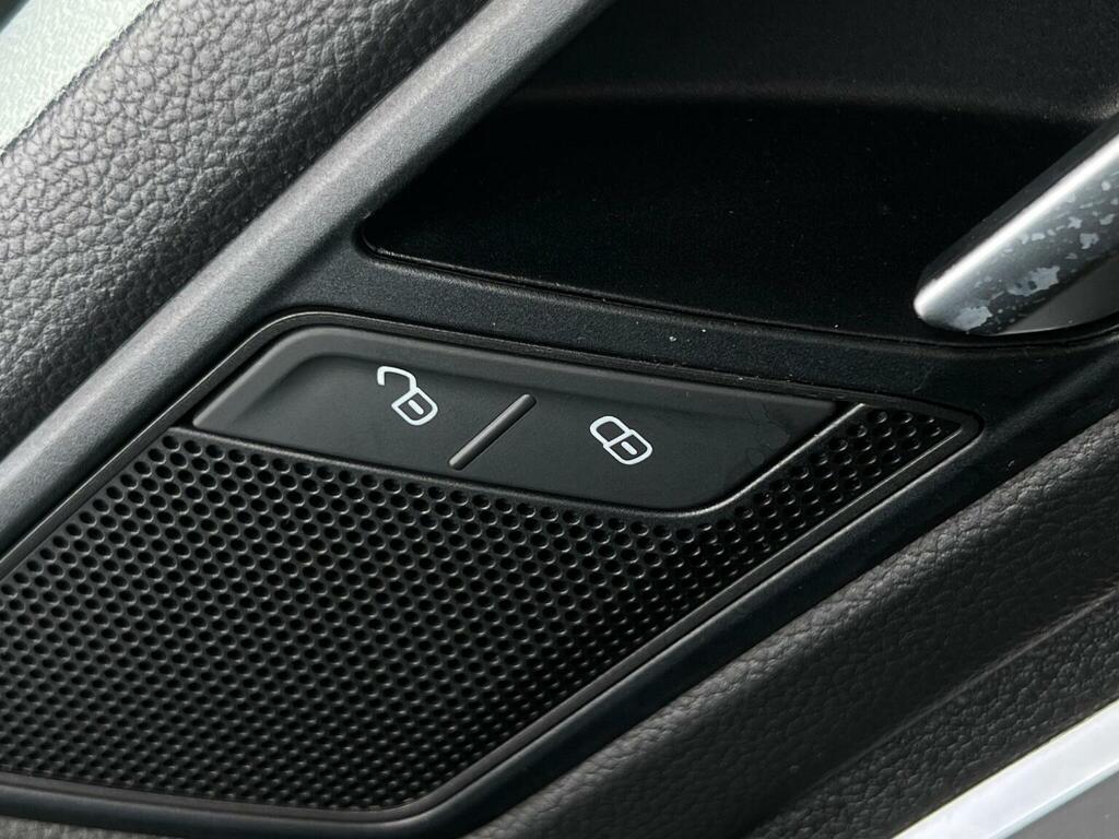 Volkswagen Tiguan R-line Tech Tdi S-a White #104