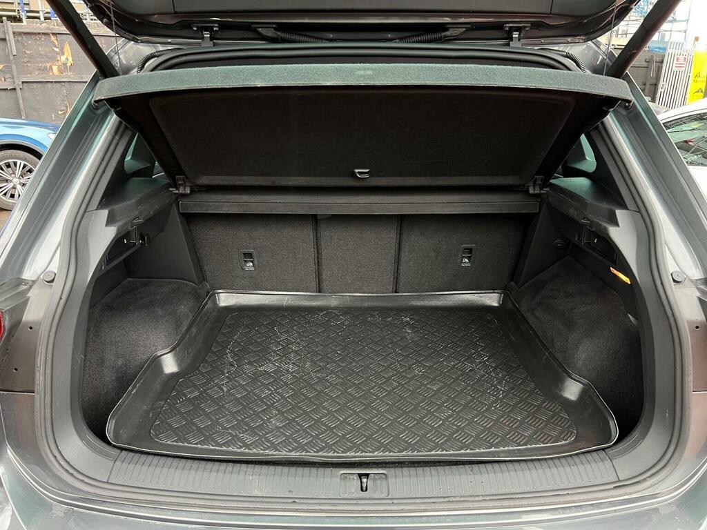 Volkswagen Tiguan R-line Tech Tdi S-a White #135