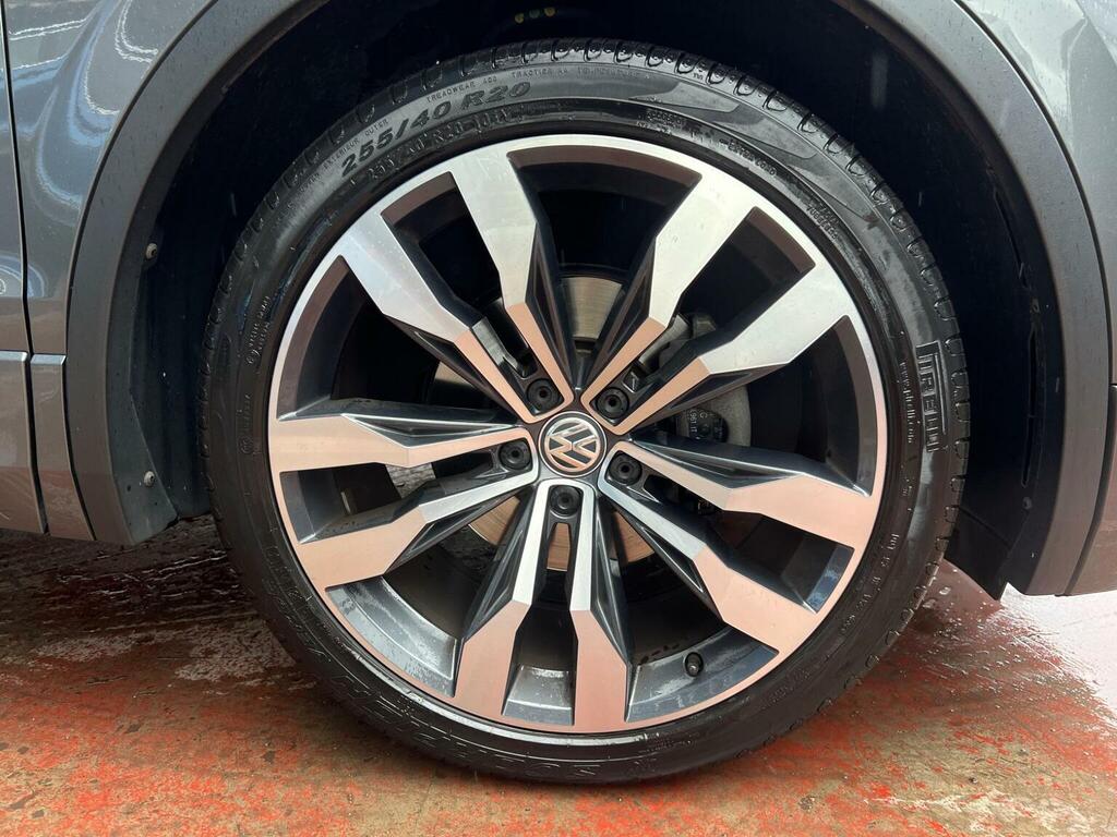 Volkswagen Tiguan R-line Tech Tdi S-a White #48