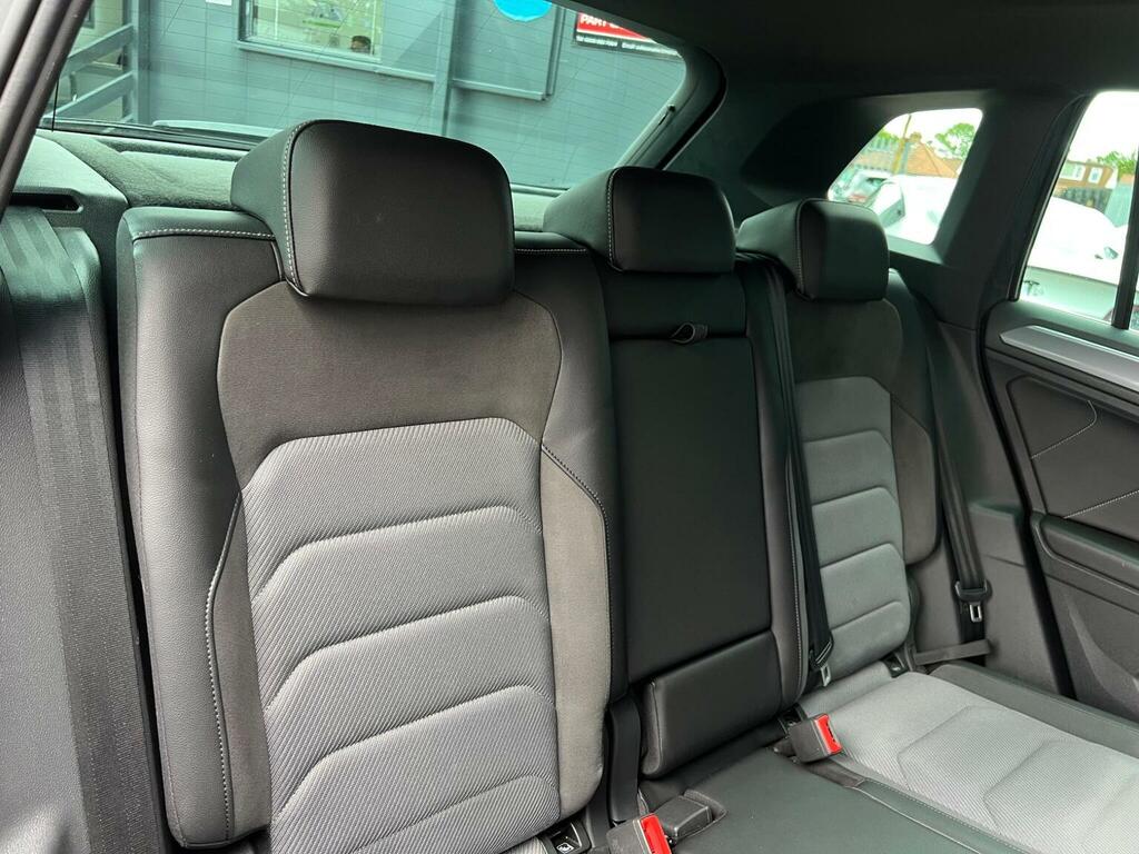 Volkswagen Tiguan R-line Tech Tdi S-a White #32