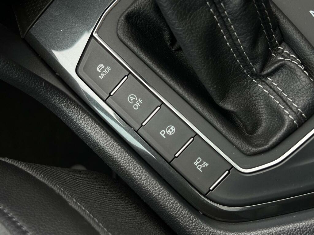 Volkswagen Tiguan R-line Tech Tdi S-a White #109