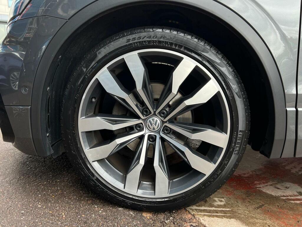Volkswagen Tiguan R-line Tech Tdi S-a White #45
