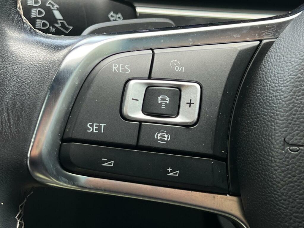 Volkswagen Tiguan R-line Tech Tdi S-a White #41