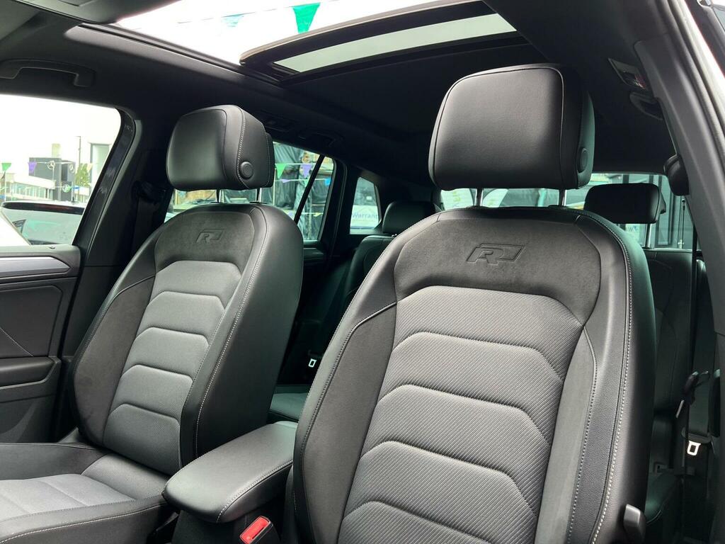 Volkswagen Tiguan R-line Tech Tdi S-a White #137