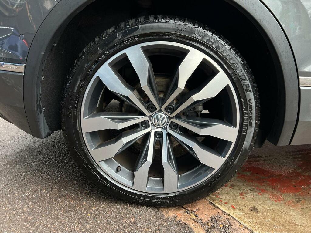 Volkswagen Tiguan R-line Tech Tdi S-a White #116