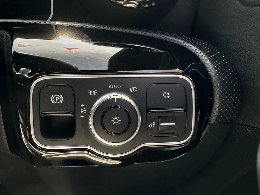 Mercedes-Benz A Class A180d Sport White #101
