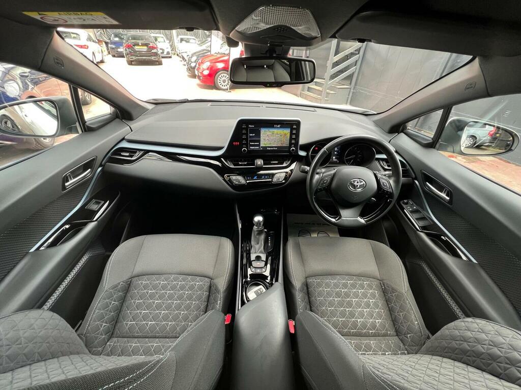 Toyota C-Hr 1.8 Vvt-h Design Cvt Euro 6 Ss White #2
