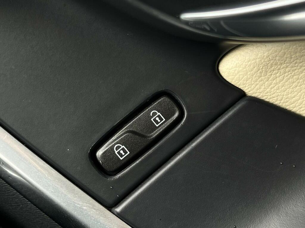 Volvo XC60 2L Se Lux Nav Gold #87
