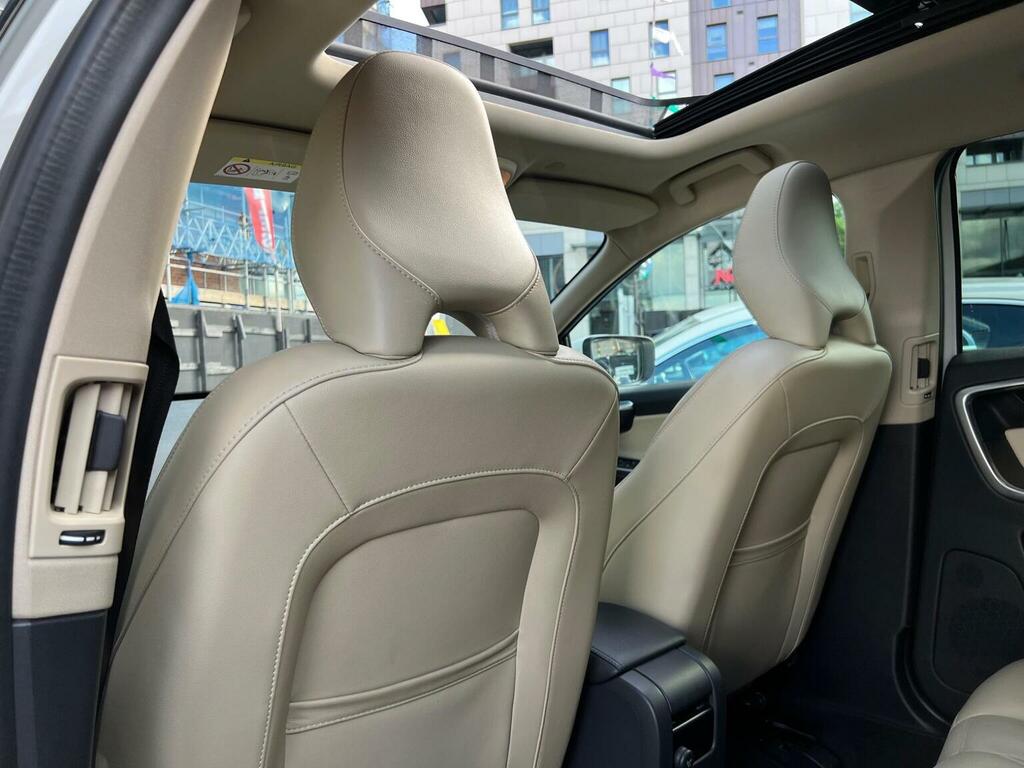 Volvo XC60 2L Se Lux Nav Gold #53
