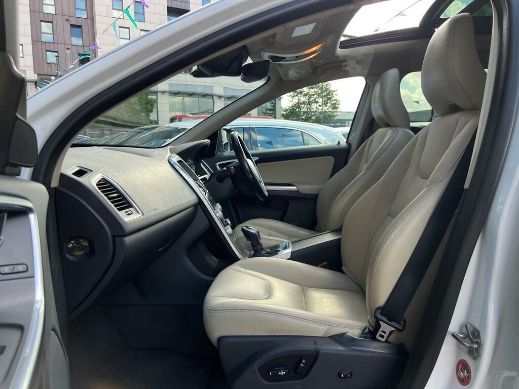 Volvo XC60 2L Se Lux Nav Gold #51