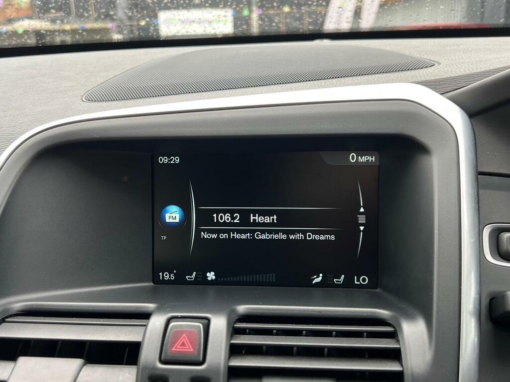 Volvo XC60 2L Se Lux Nav Gold #42
