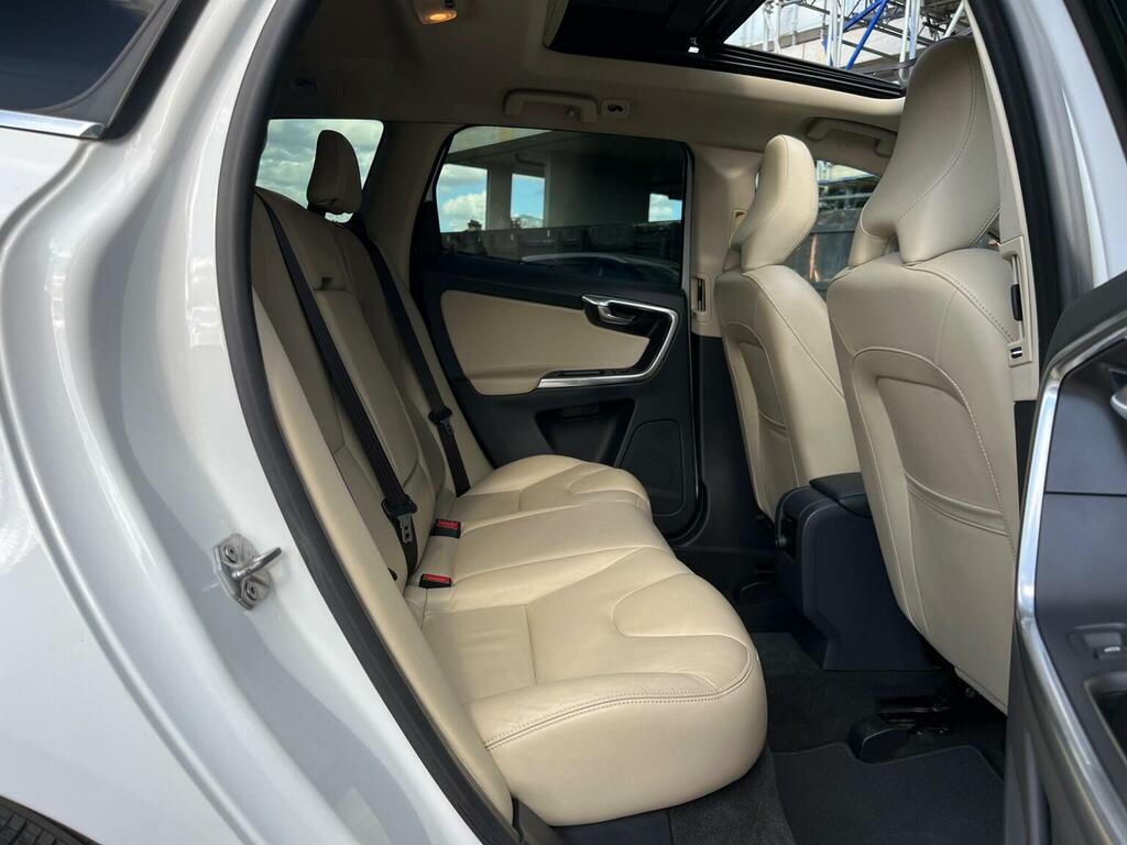 Volvo XC60 2L Se Lux Nav Gold #28