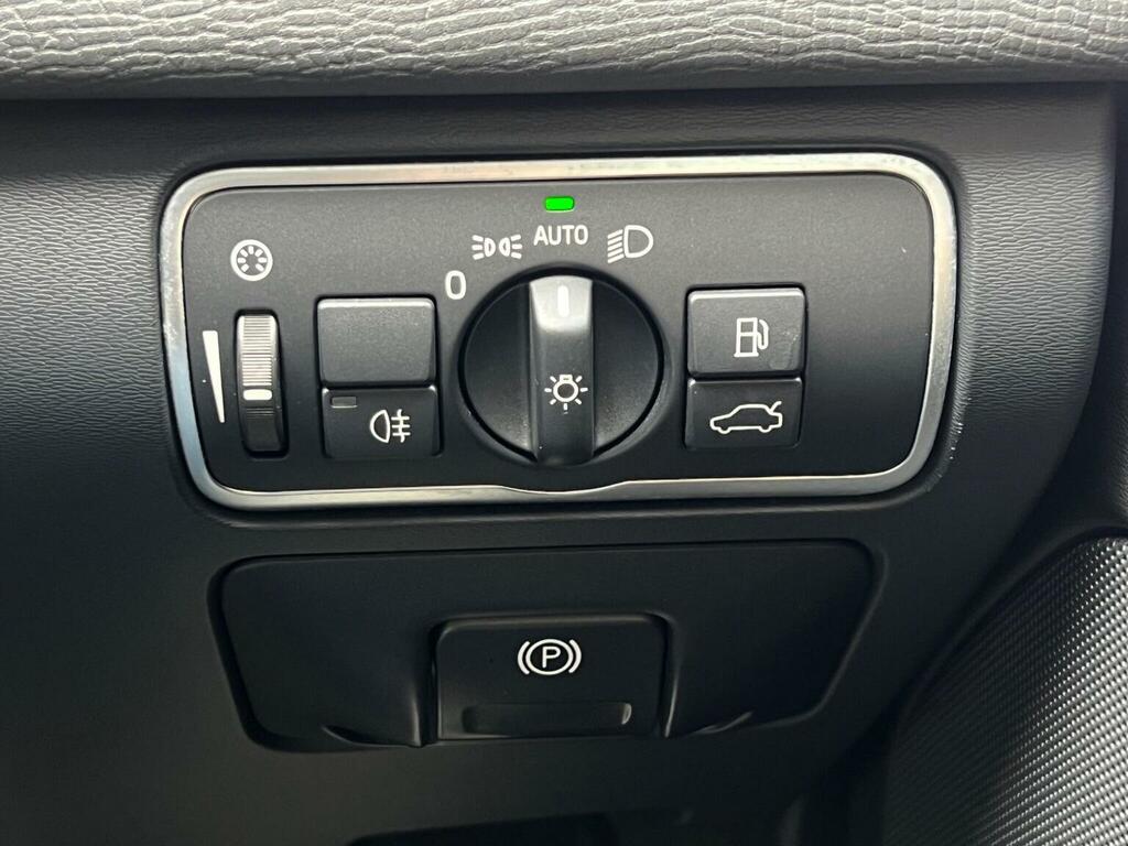 Volvo XC60 2L Se Lux Nav Gold #86