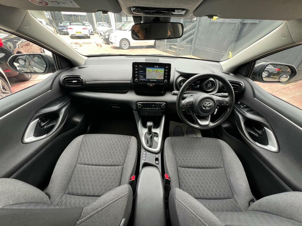 Toyota Yaris 1.5 Vvt-h Design E-cvt Euro 6 Ss Brown #2