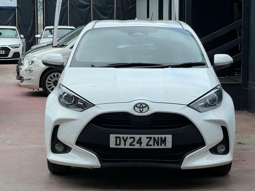 Toyota Yaris 1.5 Vvt-h Icon E-cvt Euro 6 Ss White #2