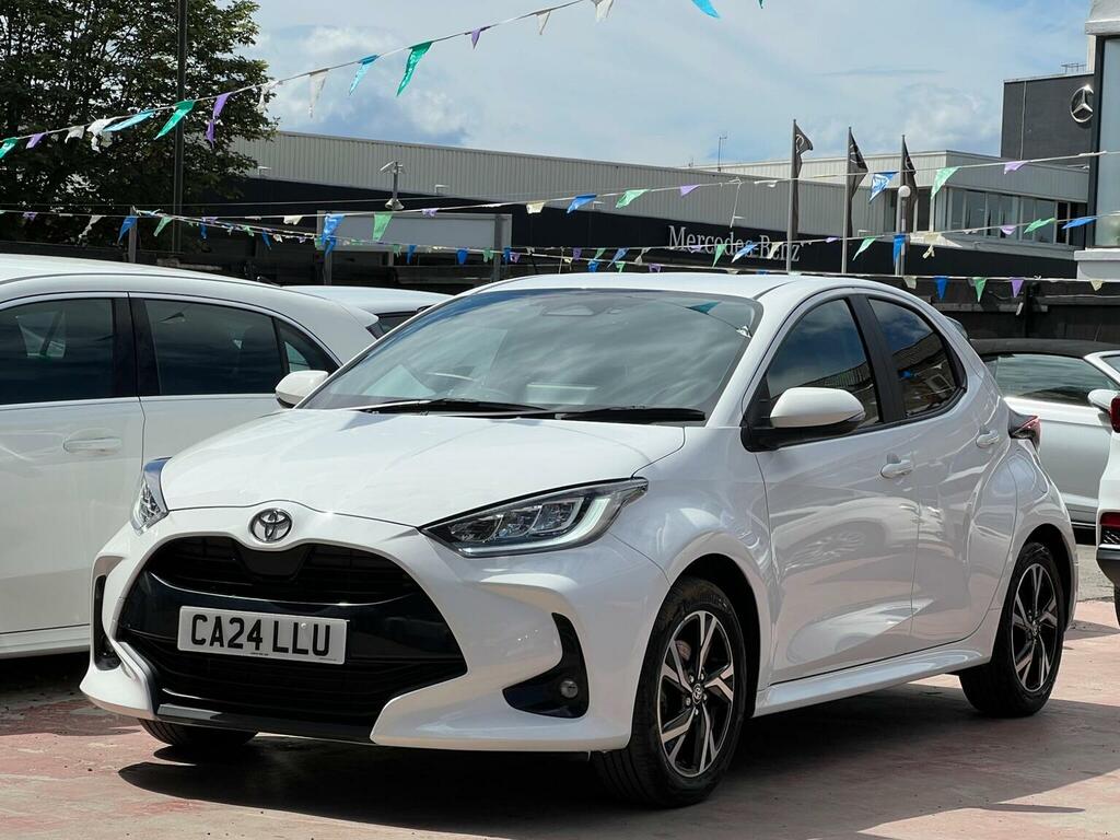 Toyota Yaris 1.5 Vvt-h Design E-cvt Euro 6 Ss White #3
