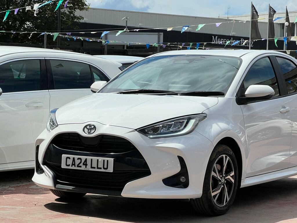 Toyota Yaris 1.5 Vvt-h Design E-cvt Euro 6 Ss White #6
